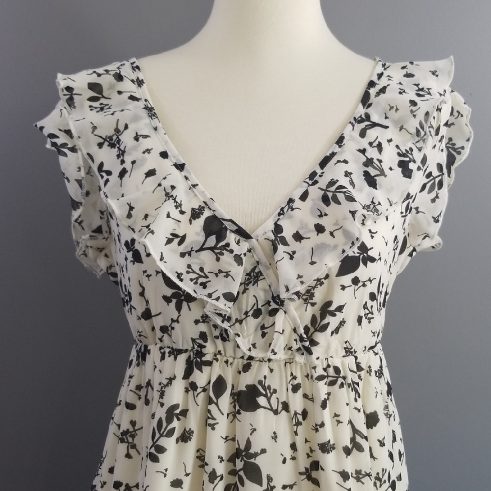 Converse ruffle dress - Picture 2 of 8